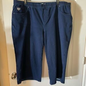 Quacker Factory Women's Navy Cropped Jeans